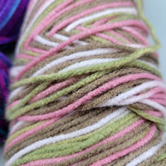 Mixed Yarn Lot Lightweight Crochet Knitting Projects 1.4 Lbs - Picture 4 of 4